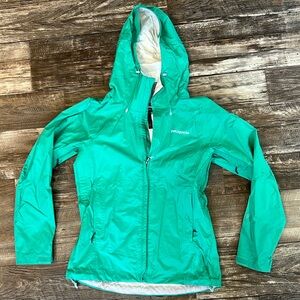 Patagonia Rain Jacket Women’s small green